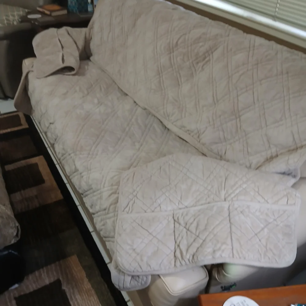 Cozy Quilted Sofa Cover in Beige